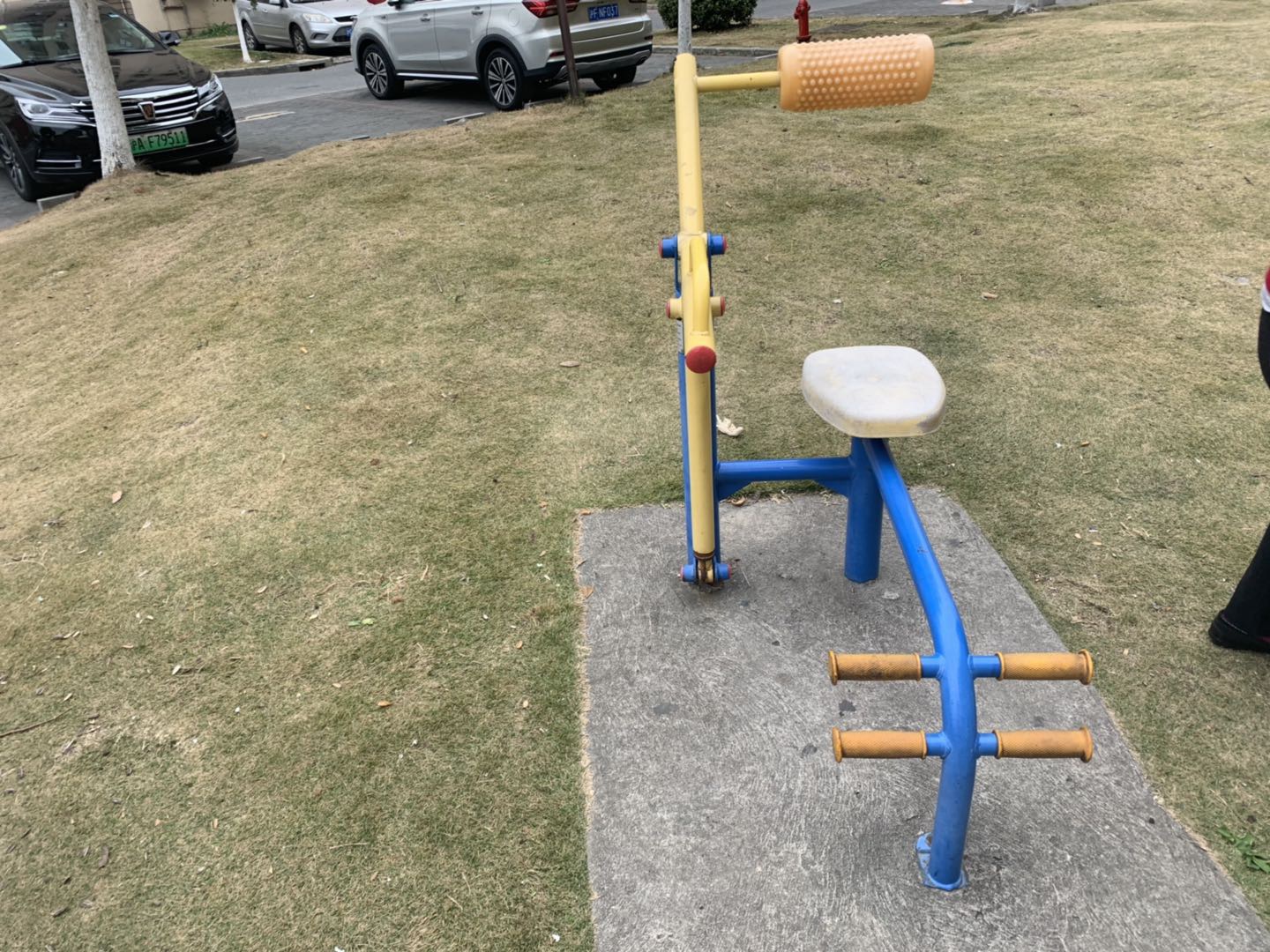 腹背鍛煉器 腹背鍛煉器