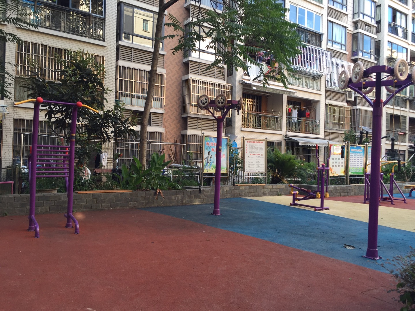 九韻城居委東區(qū)健身點(diǎn)