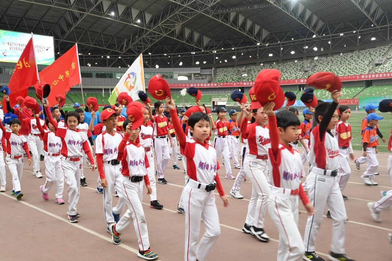 全國軟式棒壘球俱樂部聯賽和U系列總決賽開球