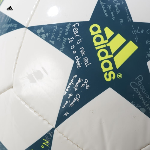 阿迪達斯AP0380足球